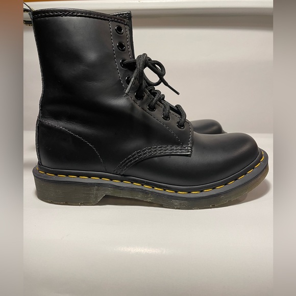 NEW DR.MARTENS 1460 women’s size (7.5) BLACK - Picture 3 of 6